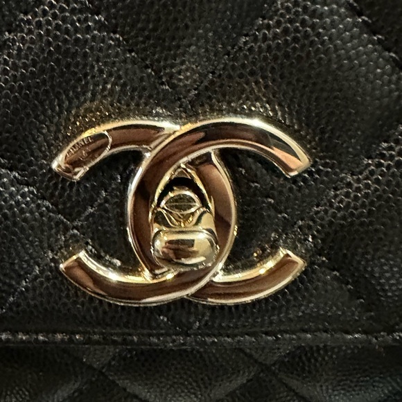 Chanel Coco Medium - Picture 7 of 15